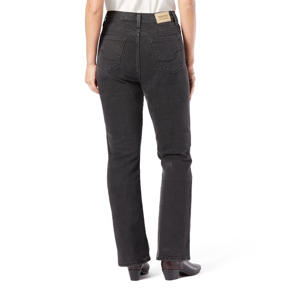 Signature by Levi Strauss & Co. Women's Heritage High Rise Kick Boot Denim Jeans - Picture 3 of 6